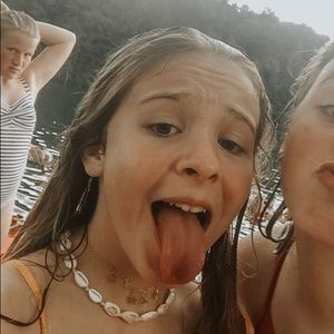 Meet your Posher, Marie